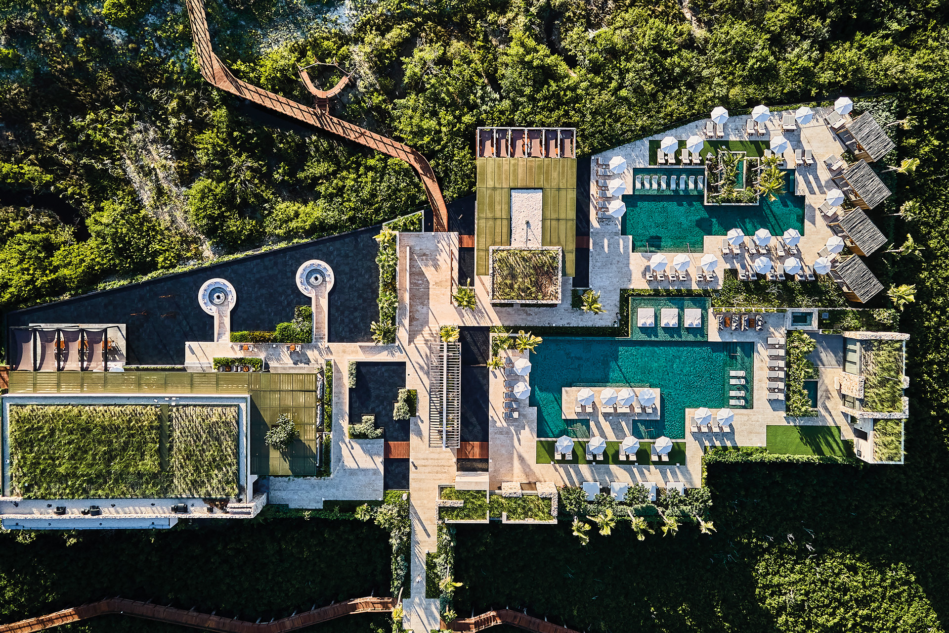 Aerial view of Etéreo