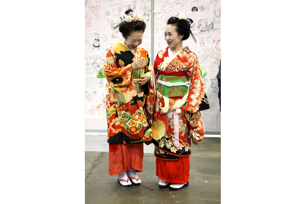 two japanese geishas