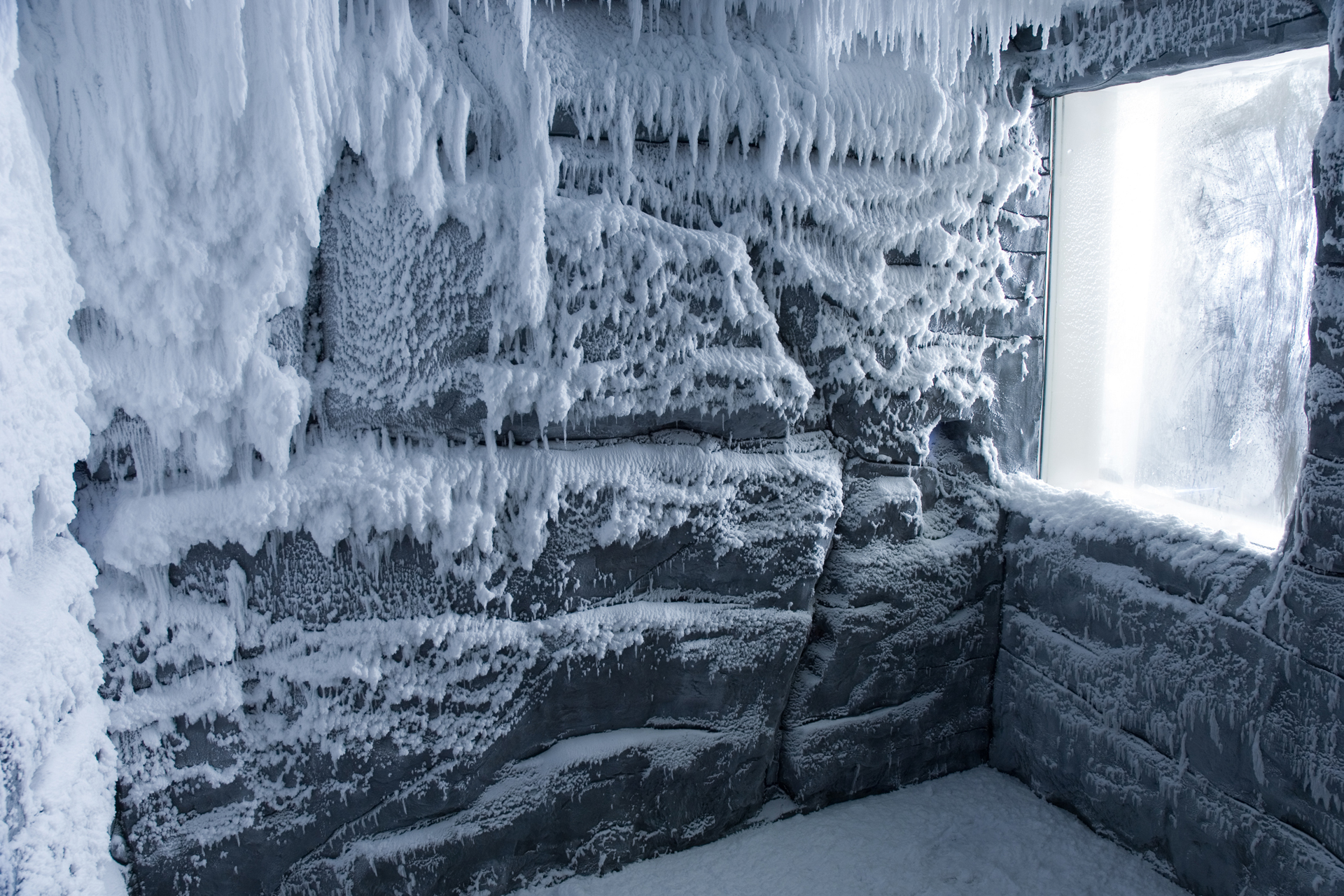 Frosty walls in the Snow Paradise room at K Spa