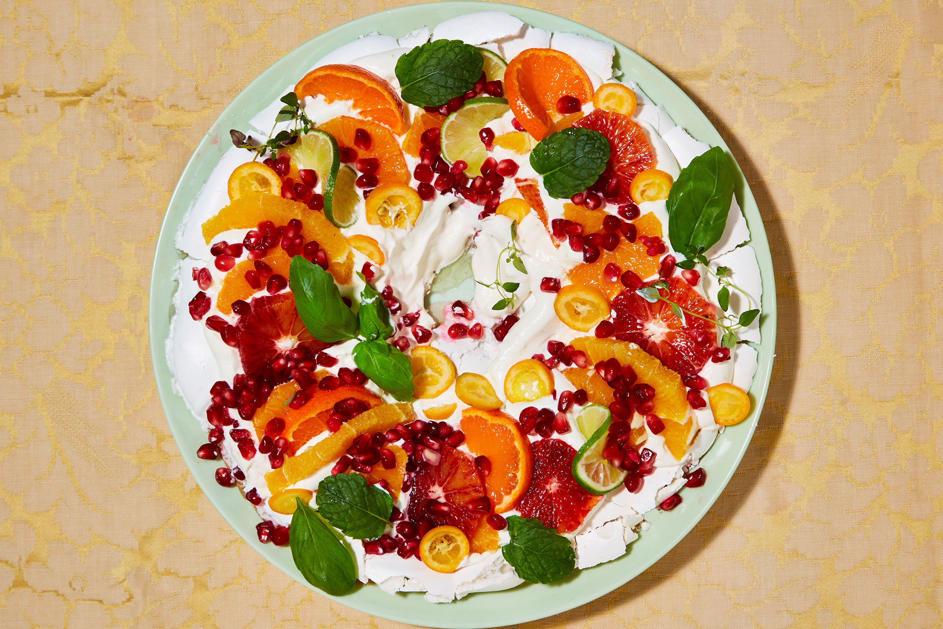 Pavlova wreath