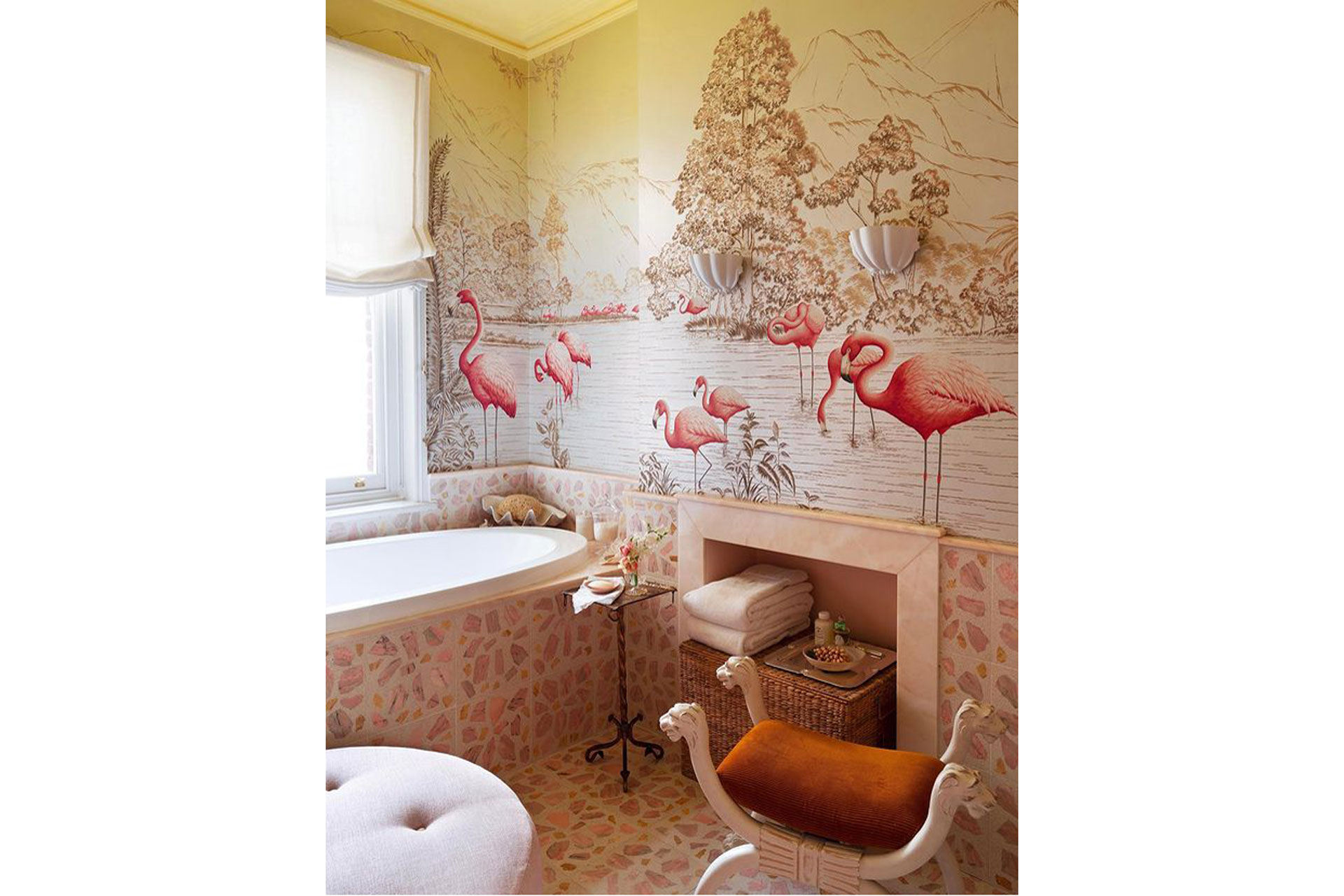 Hand painted onto a Silver gilded Xuan paper, itself painted with a Yellow ombré, a striking flock of Flamingos lope across a magnificent Andean landscape - a transportive installation overlooking the rooftops of Battersea. Terrazzo by @mosaic.factory Stool by @beataheuman Shell lights by @alix.d.reynis Side table by @fionamcdonaldlondon