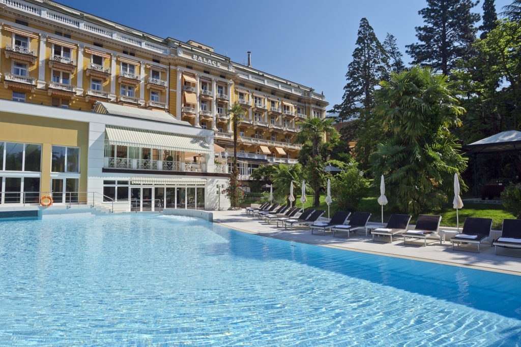 The outdoor swimming pool at Palace Merano