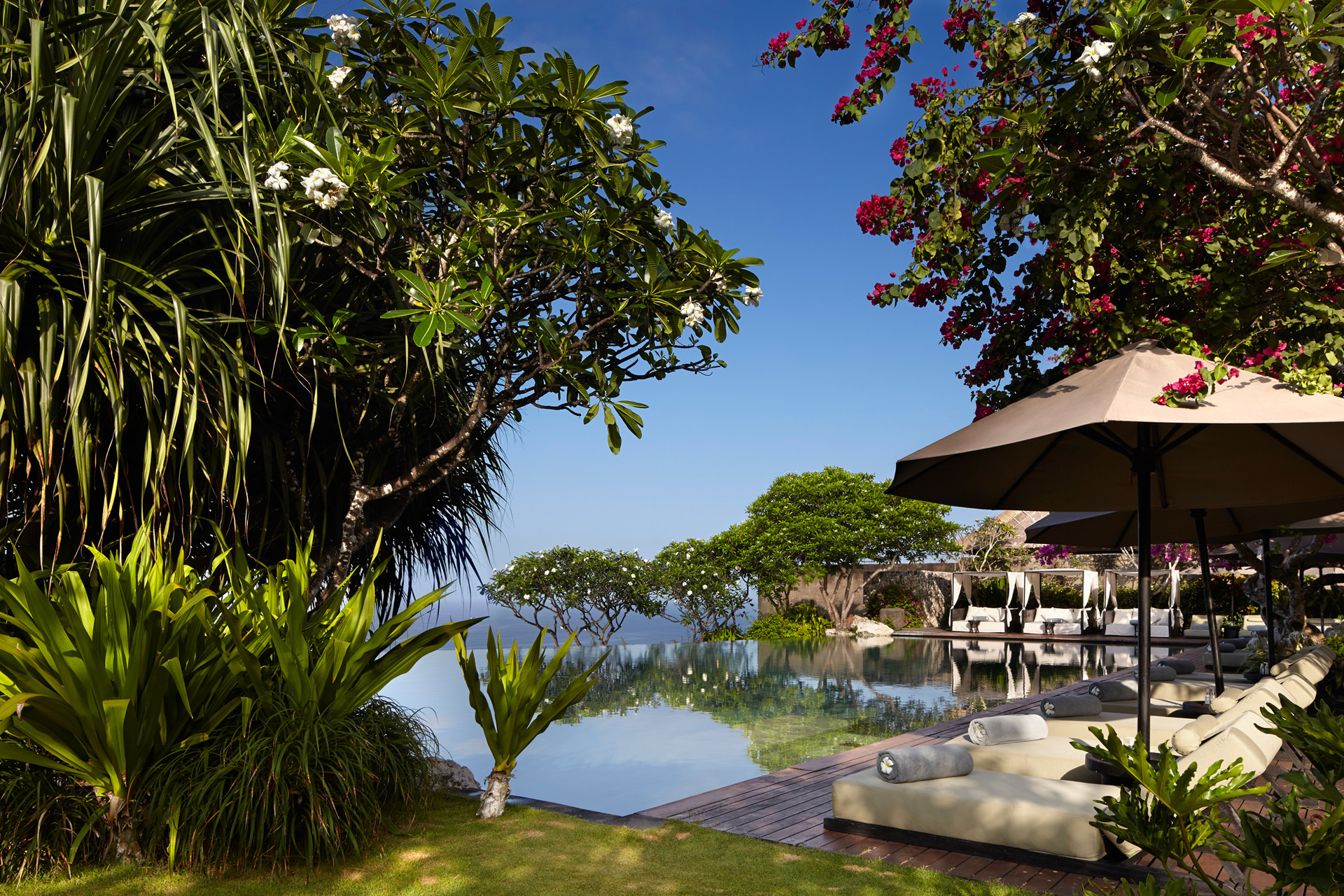 Bulgari Resort Bali, The cliff side pool
