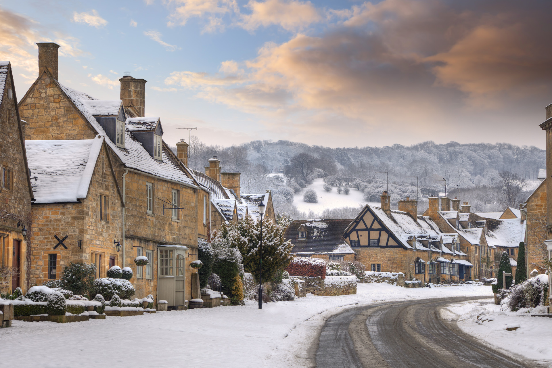 UK's Best Towns To Visit In Winter: The Cotswold village of Broadway, Worcestershire, England.
