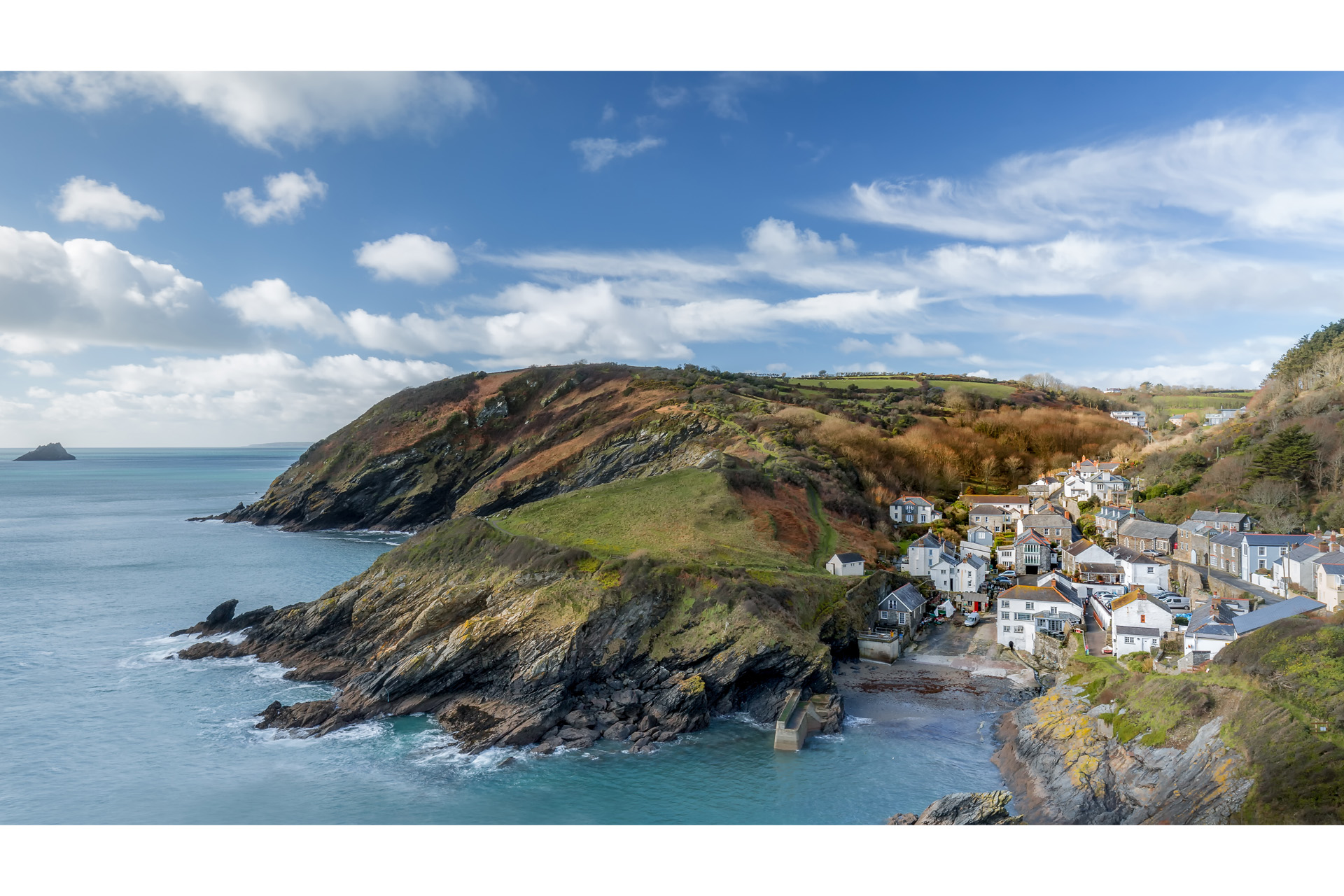Harbour view of the small fihing village of Portloe, Cornwall