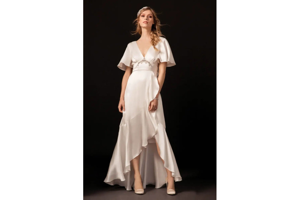 15 Beach Wedding Dress Ideas for Coastal Ceremonies Fashion
