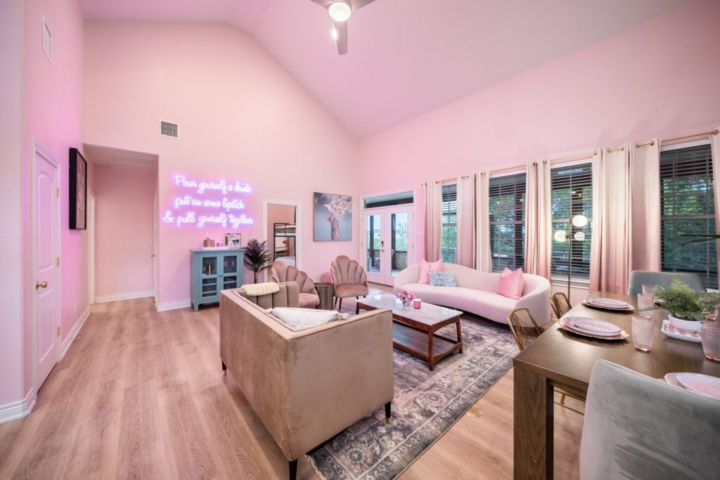 Barbiecore rental, la casita rosa, texas