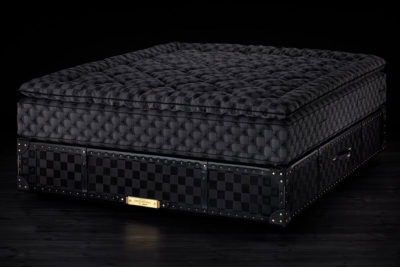 The Grand Vividus Bed by Hästens beds