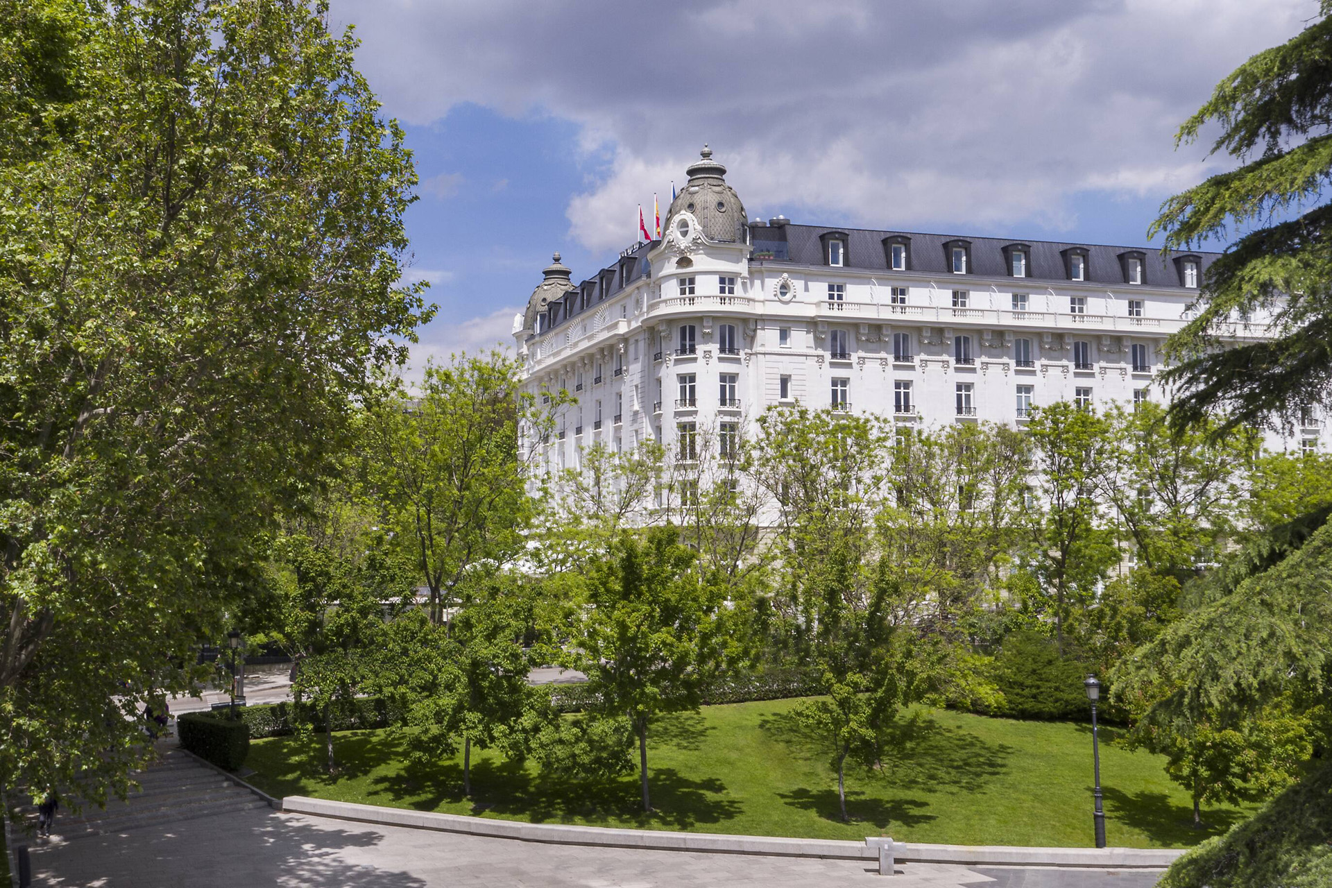facade of the mandarin oriental ritz, madrid