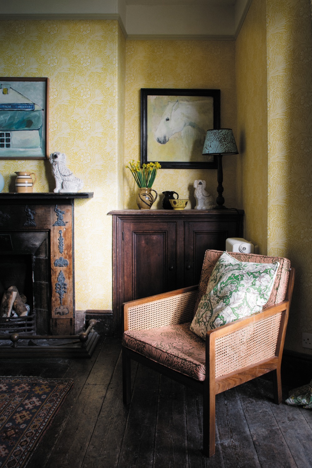 Room with cottage wallpaper