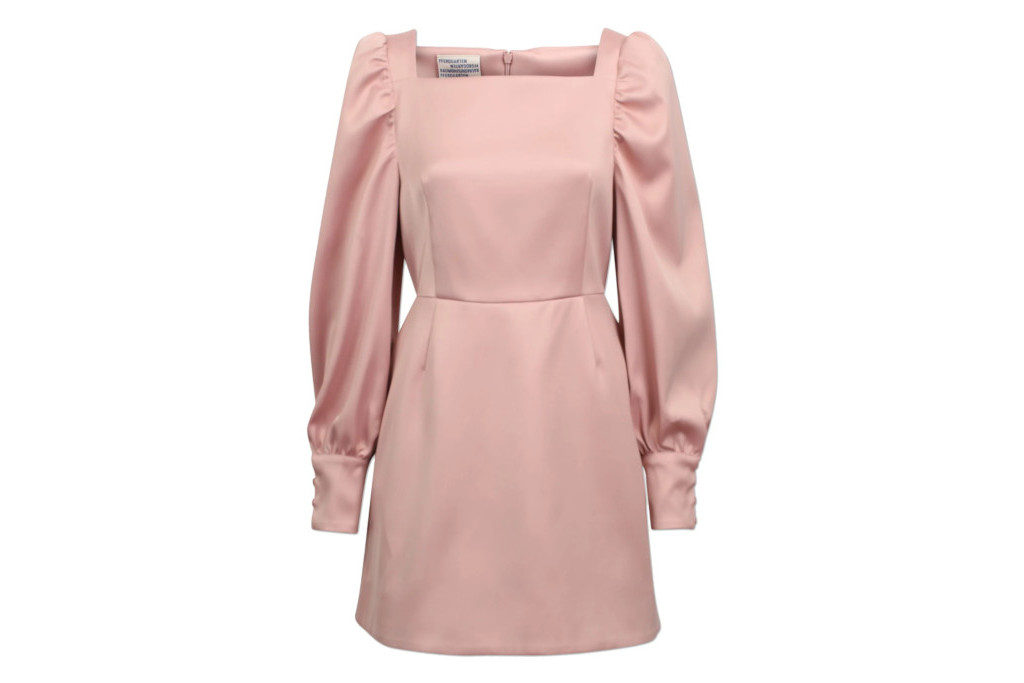 Short pink dress with long puff sleeves
