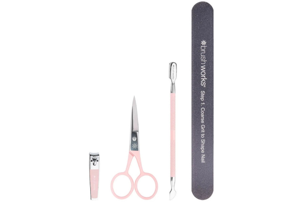 Nail kit
