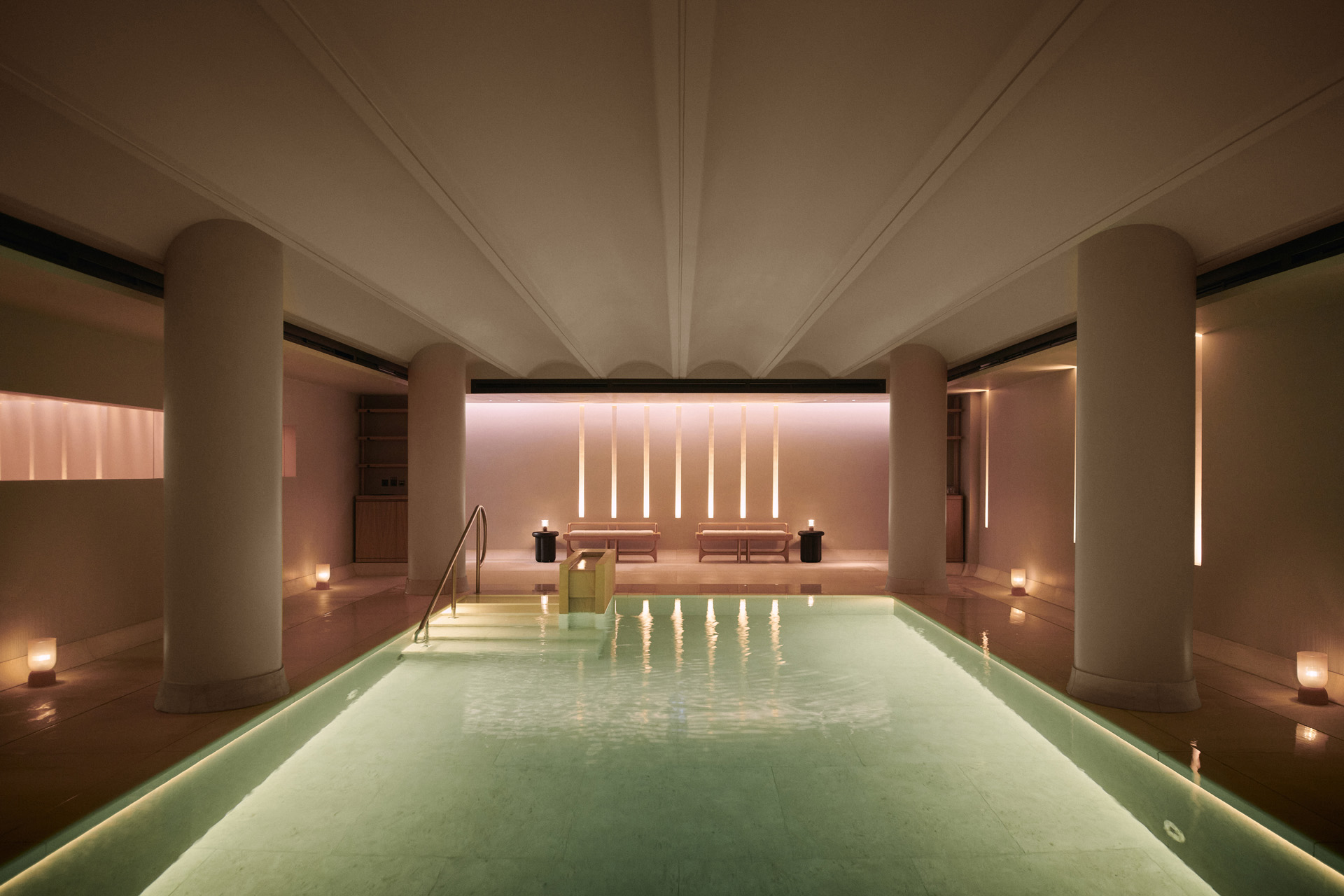 Claridge's Spa swimming pool 2