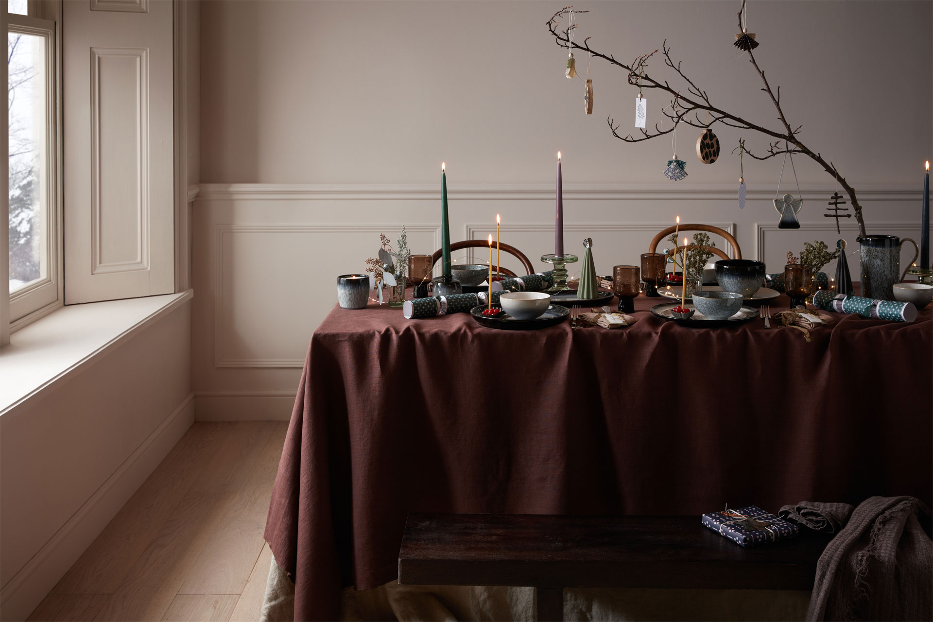A Guide to Tablescaping Indoors for the Winter