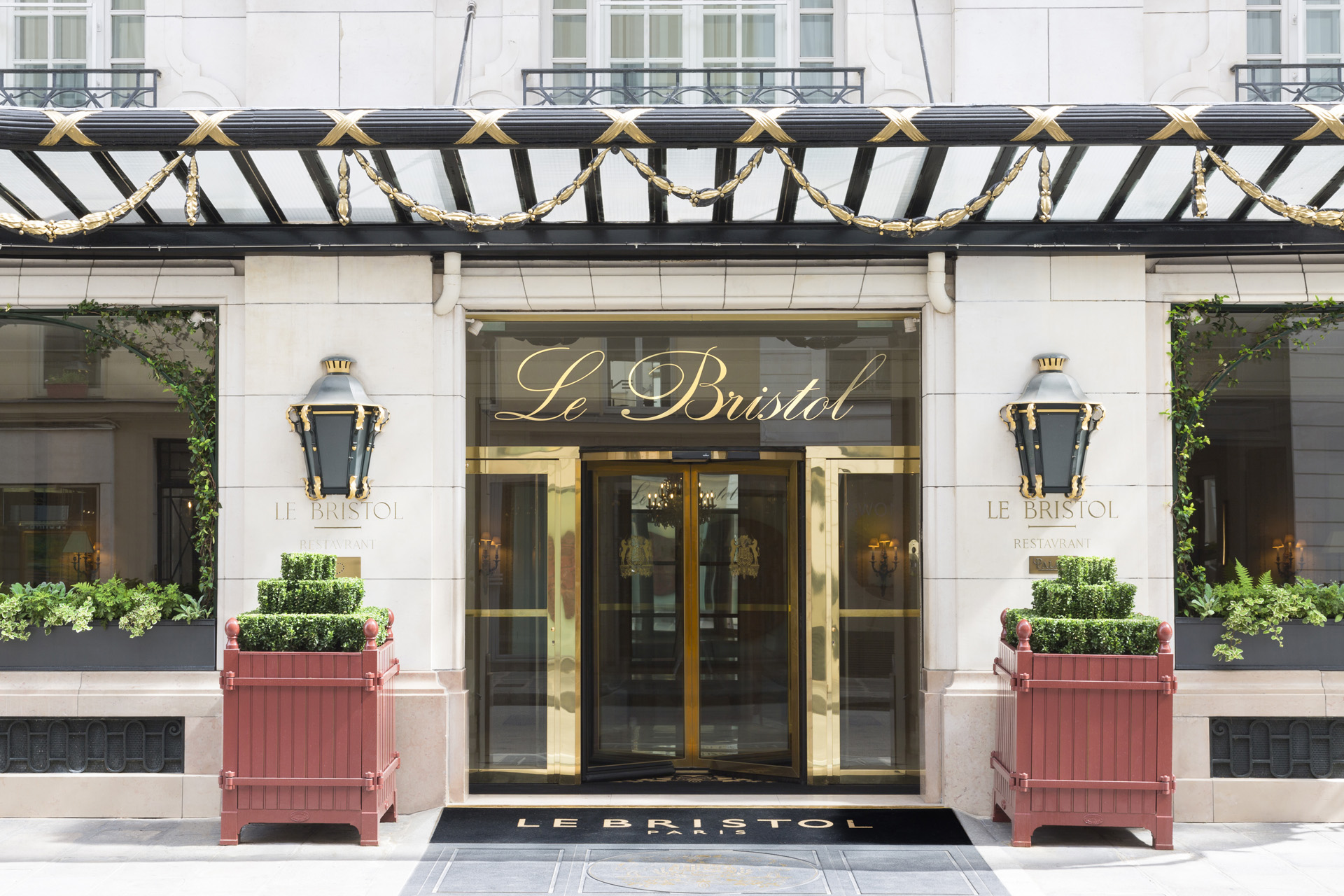 The facade of Le Bristol Paris