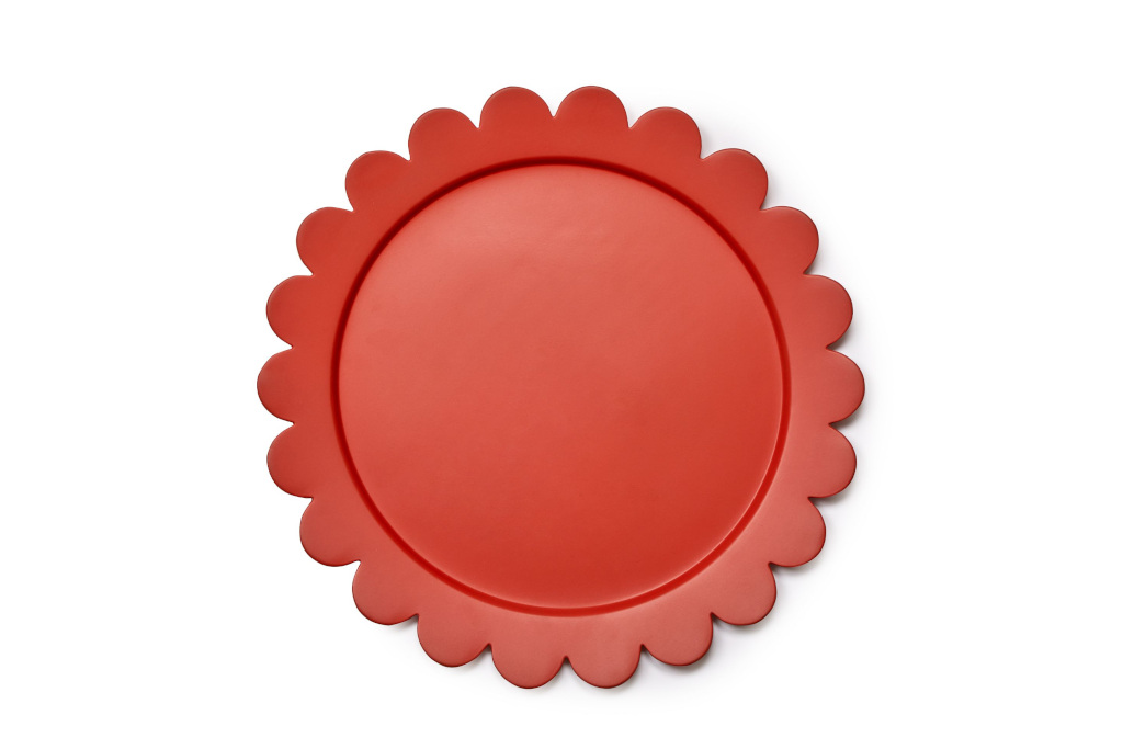 Red scallop tray