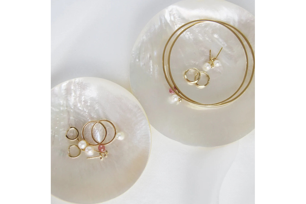 Pearl jewellery dishes