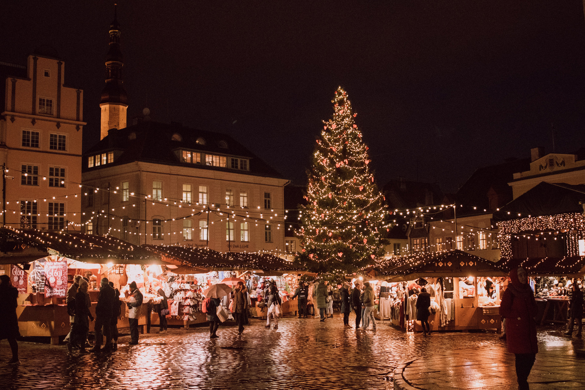 christmas market at night