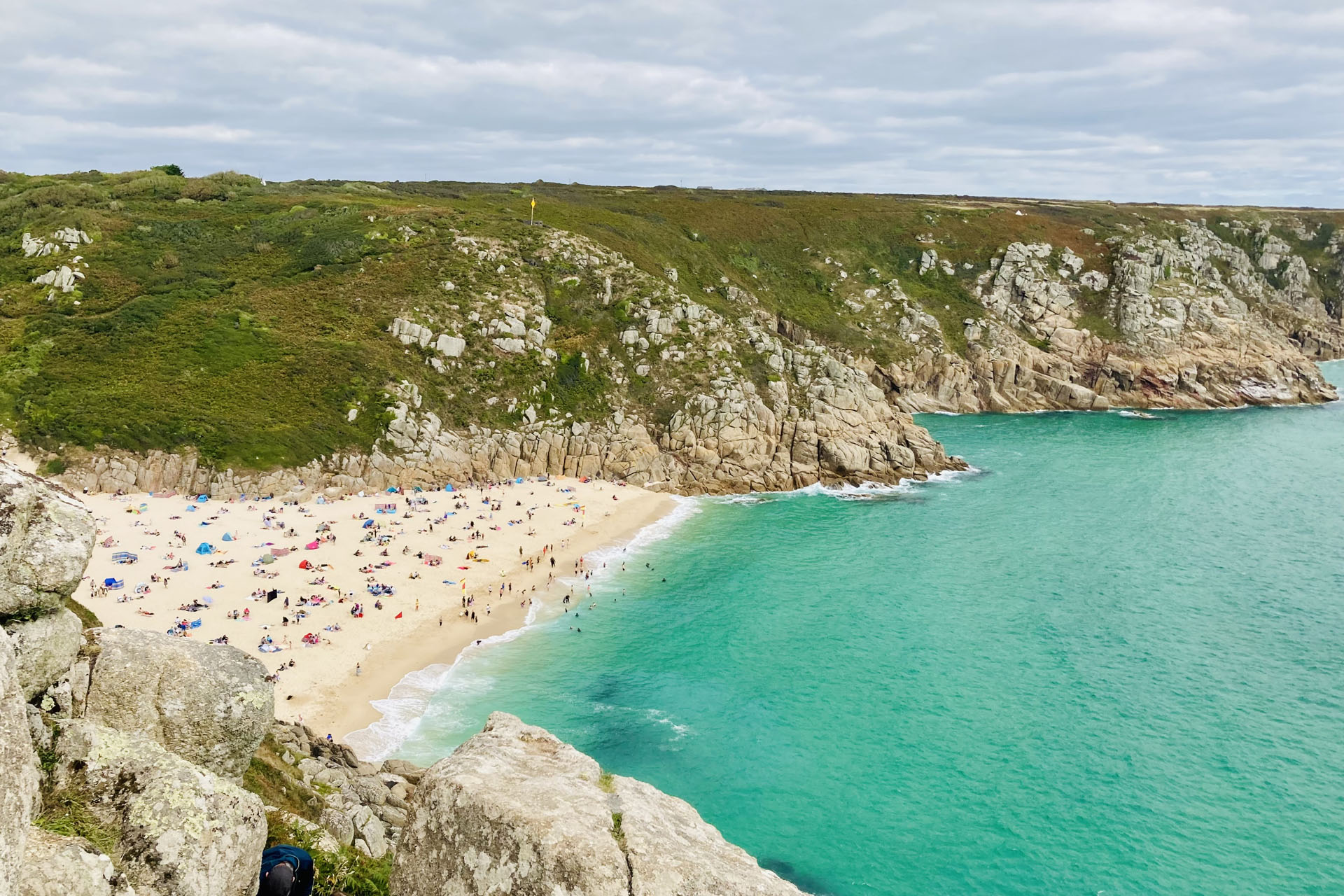 Exceptionally beautiful beach on a turquoise bay backed by granite cliffs. Special views of an aquamarine sea and white shell beach on a gentle circular walk with beautiful views and interesting flora and fauna.