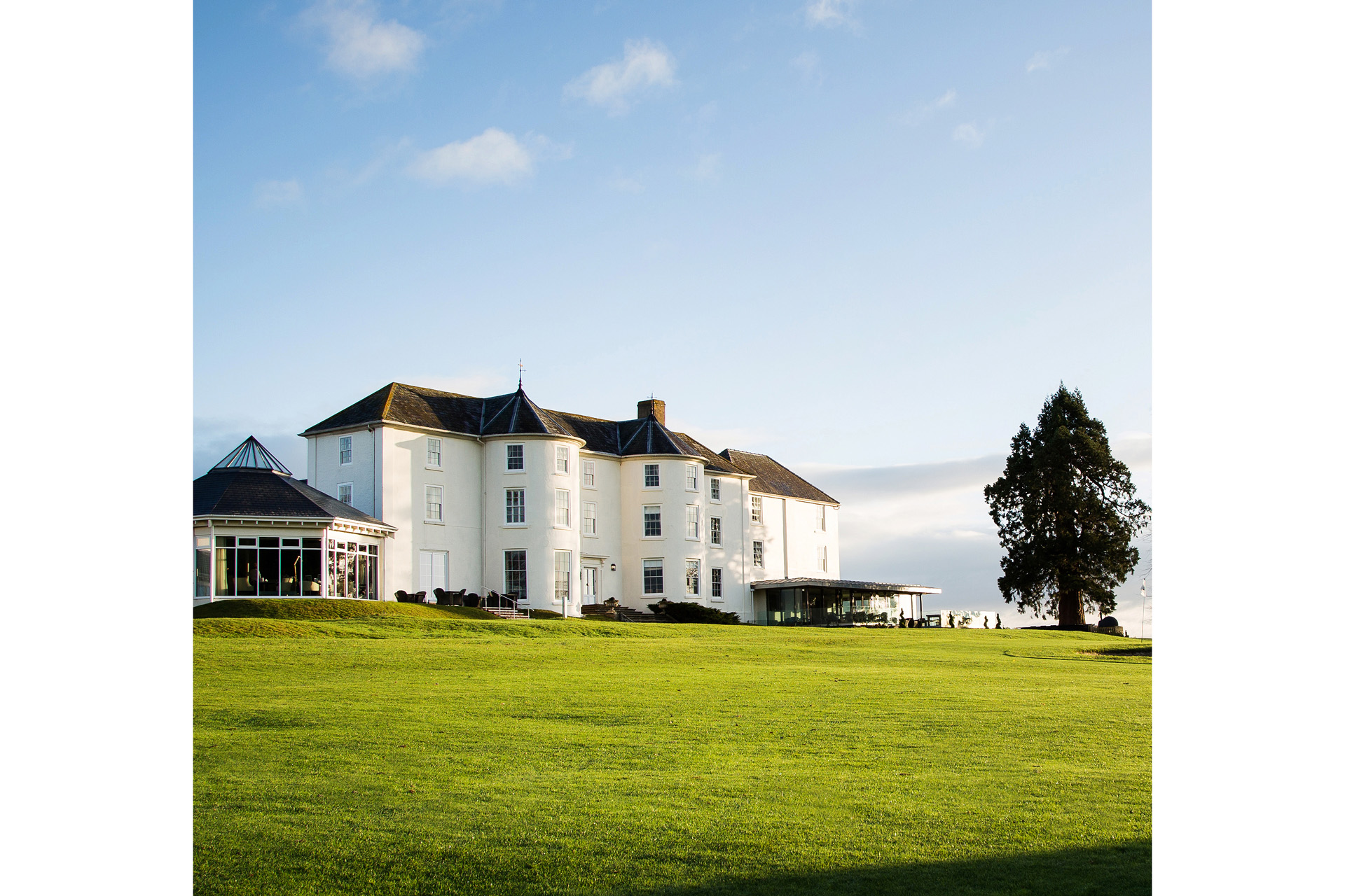 Tewkesbury Park, a countryside hotel surrounded by greenery