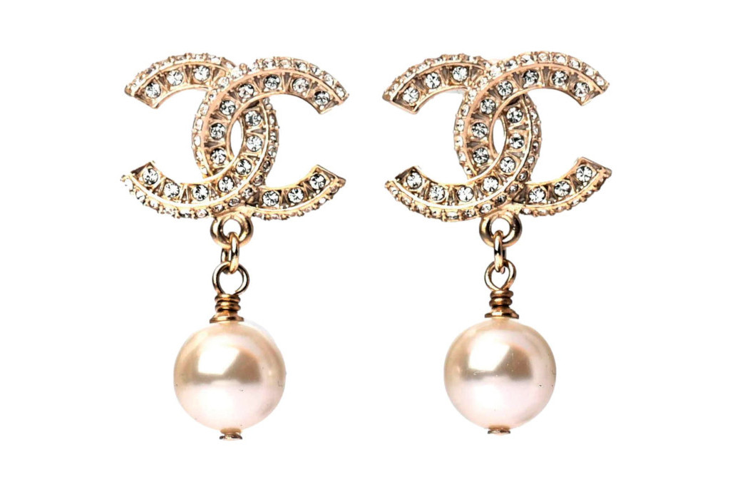 Chanel CC pearl drop earrings