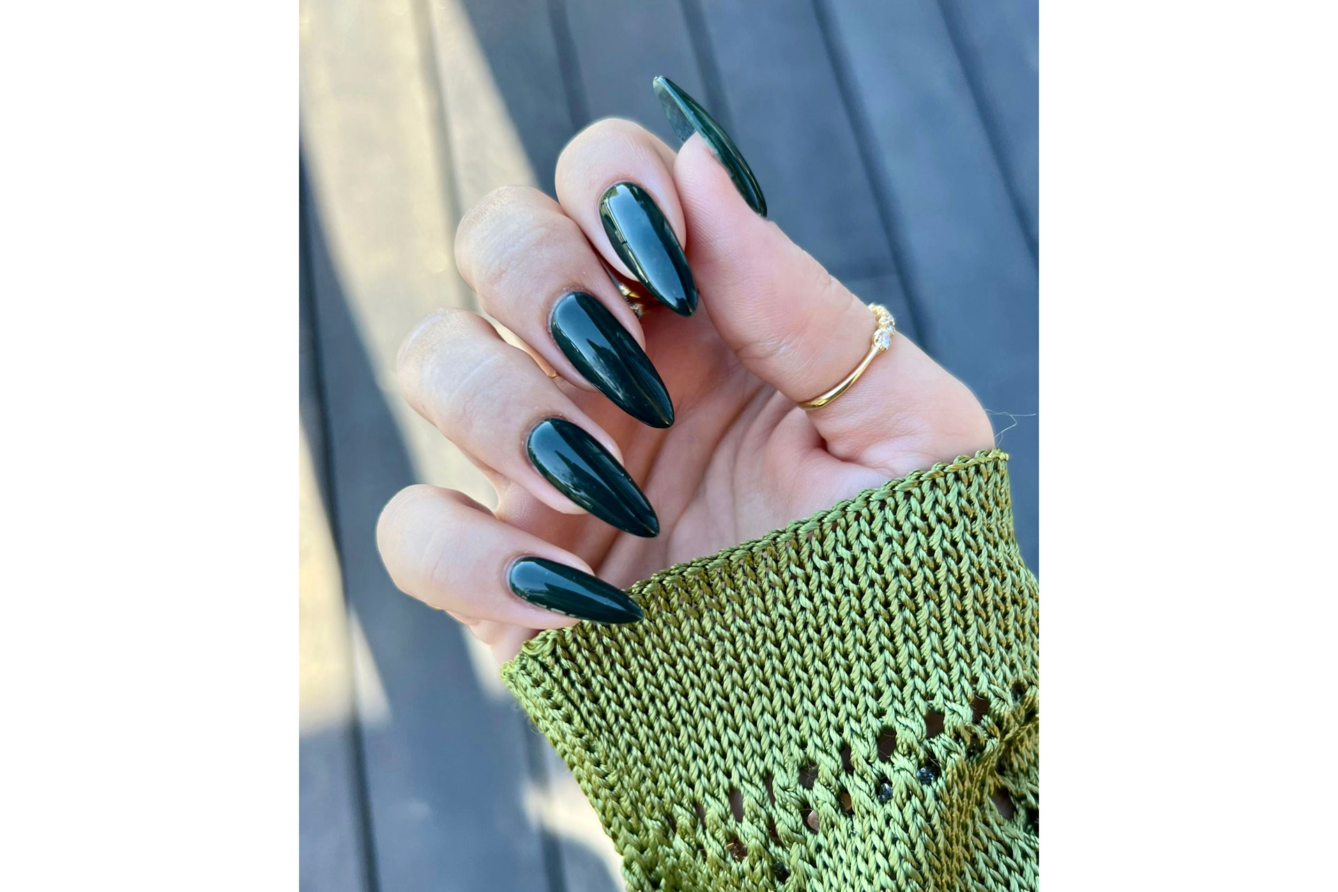 Green nails 