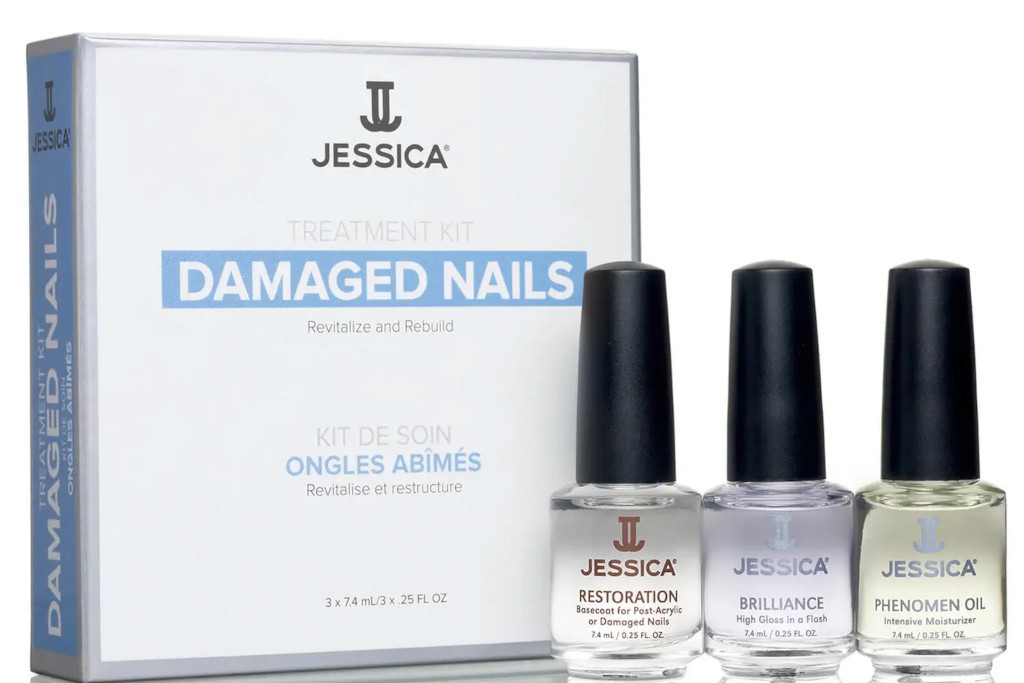 Box with nail varnishes