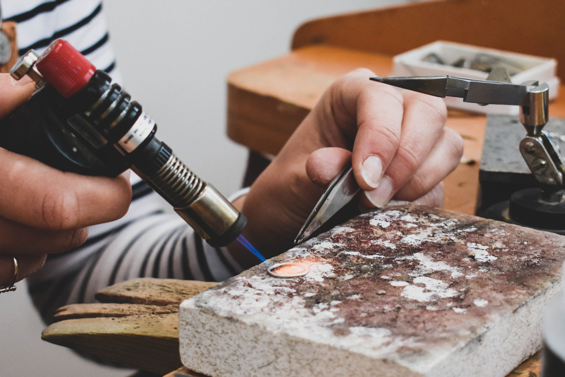 The Courses and Museums To Learn More About Watches and Jewellery