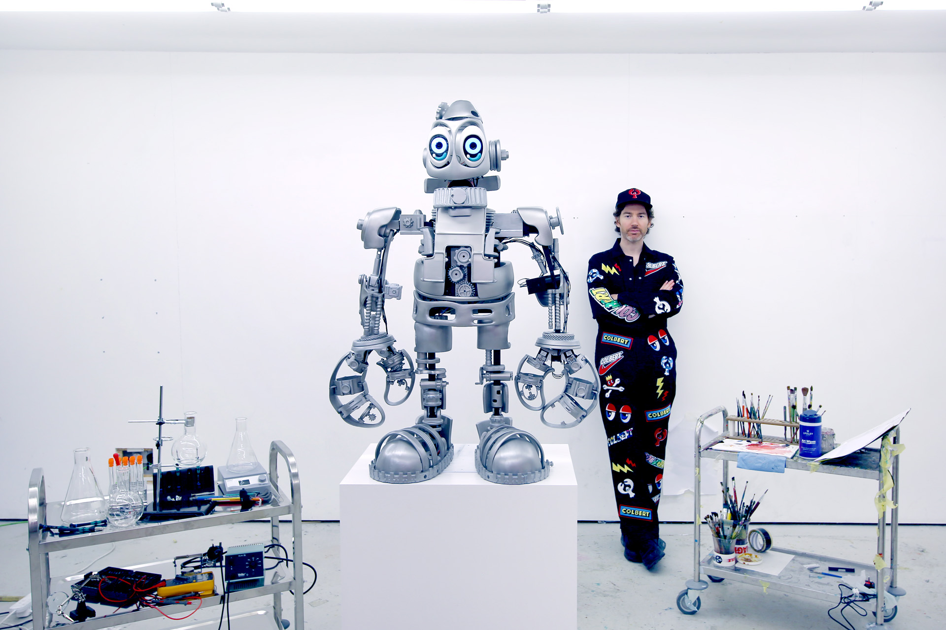 This Robot Produces Digital Art Using Artificial Intelligence