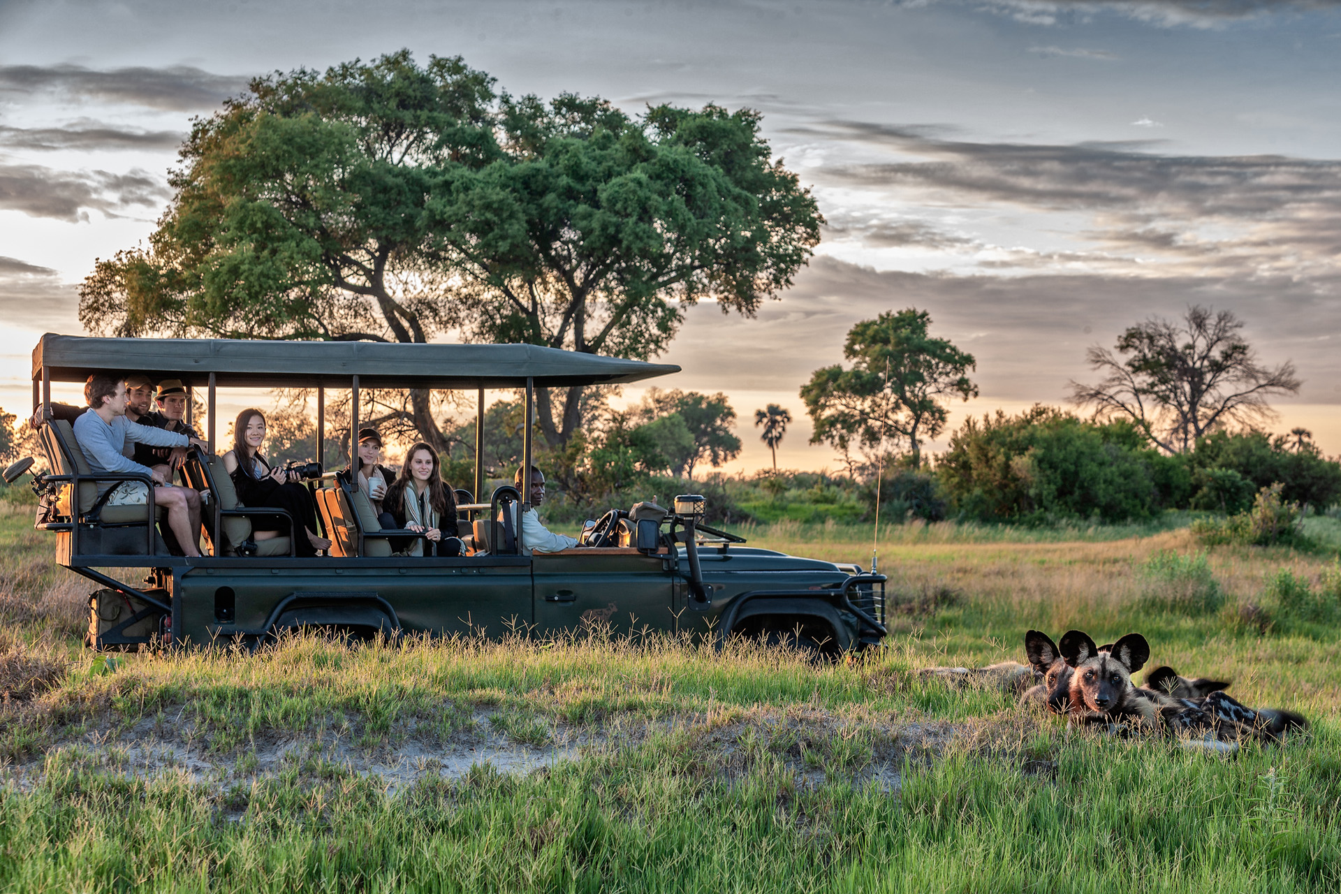 guests on safari at Wilderness Chitabe