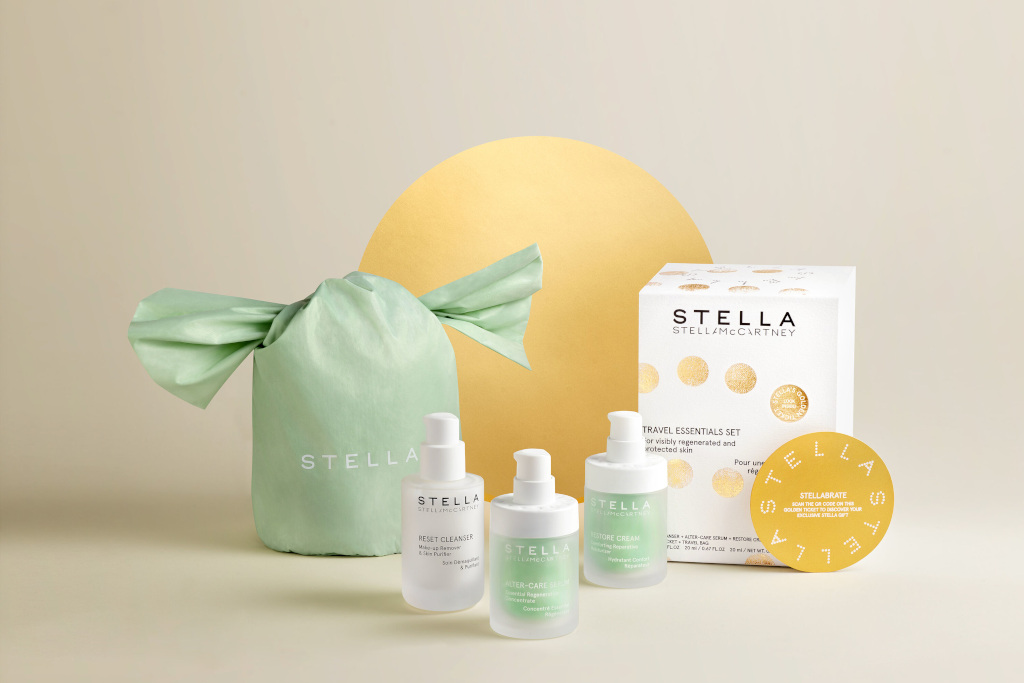 White and green bottles - Christmas beauty gifts