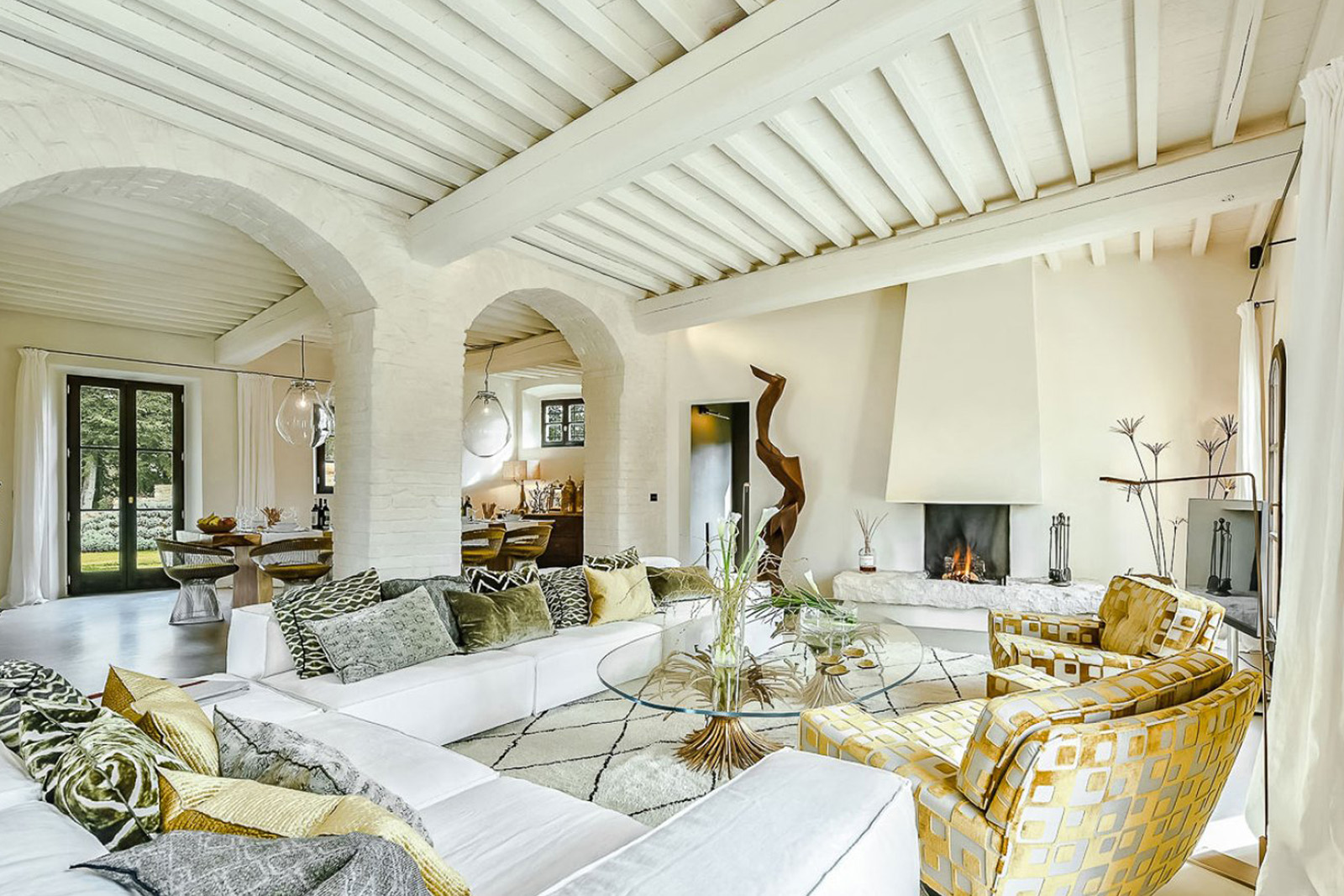 the light interiors of an italian villa