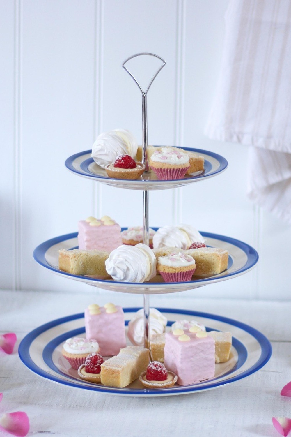 Cornishware cake stand