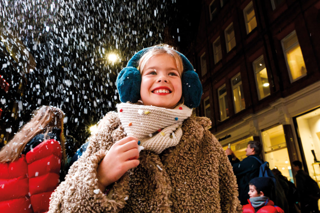 Chelsea Christmas light switch on