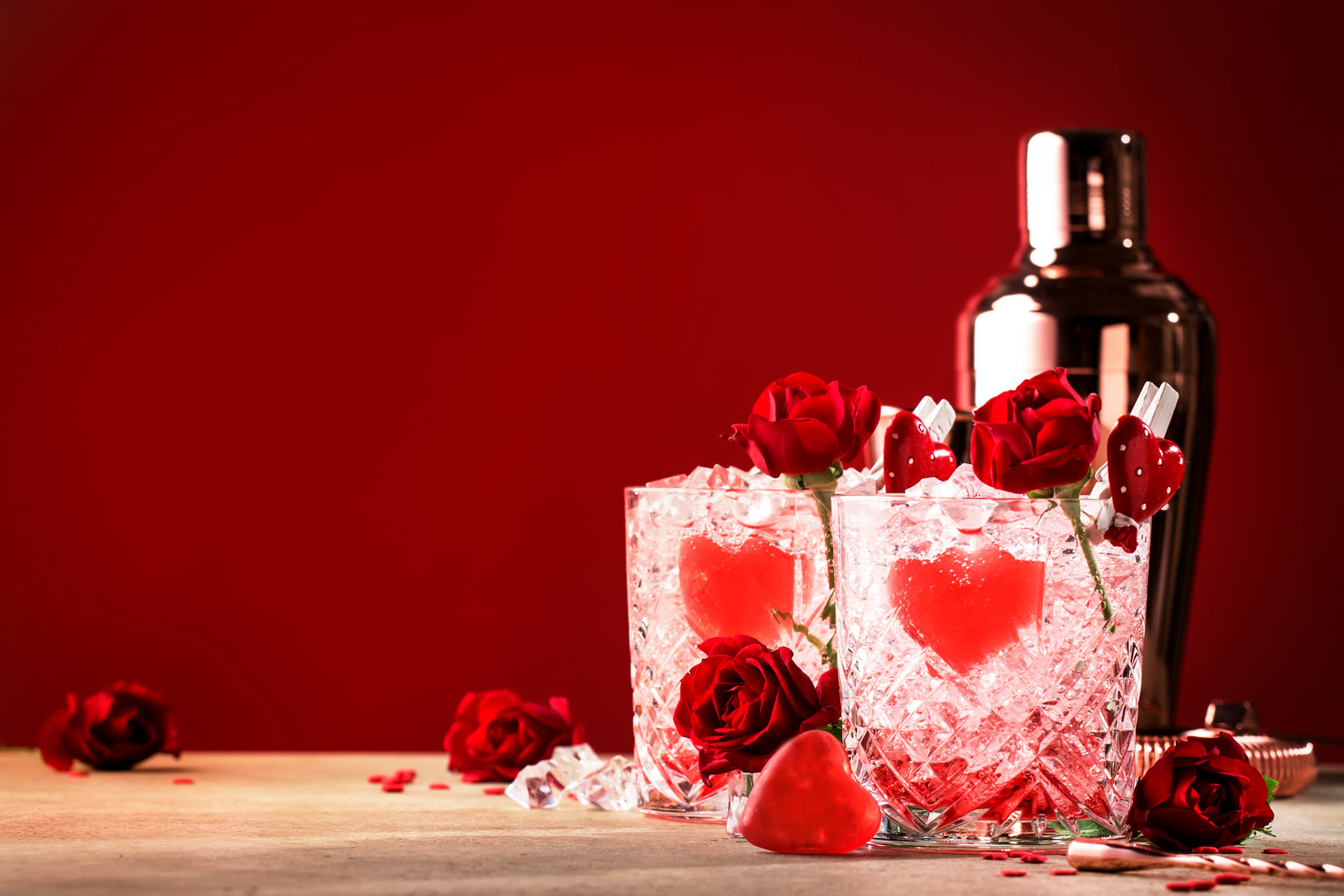 Cocktails with hearts and roses