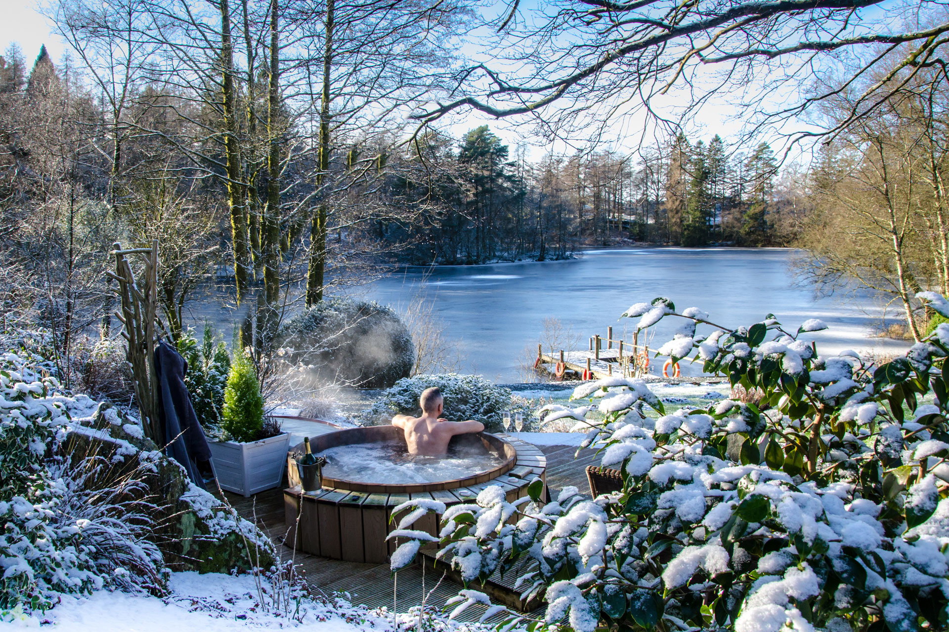 Outdoor hot tub at Gilpin Lake House