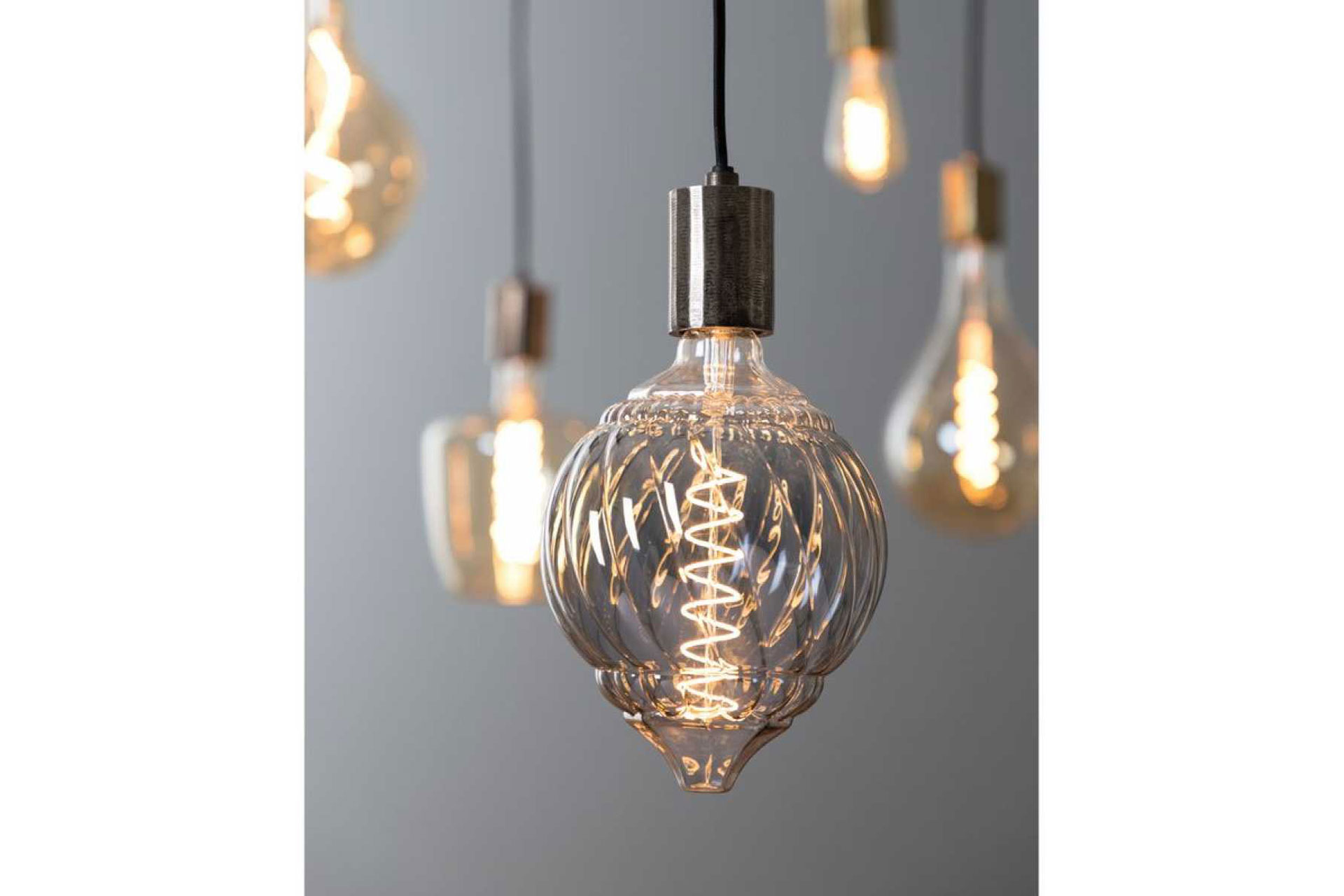 Naken decorative lightbulb