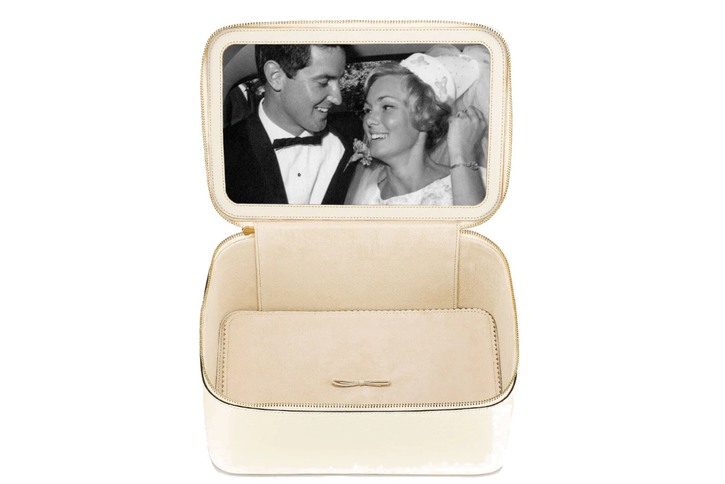 Cream zip-up keepsake box