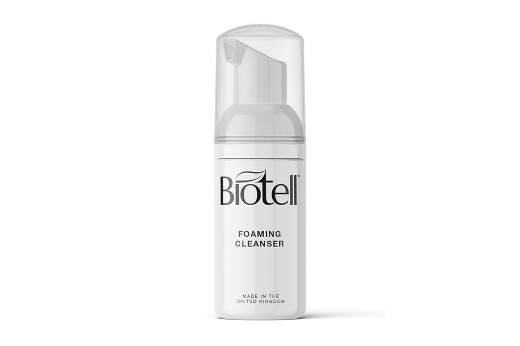 White pump bottle with clear lid
