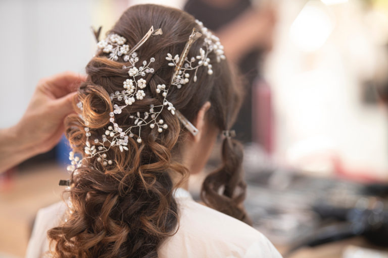 Pixie Wedding Hairstyles Ideas For 2024 [Guide & FAQs]