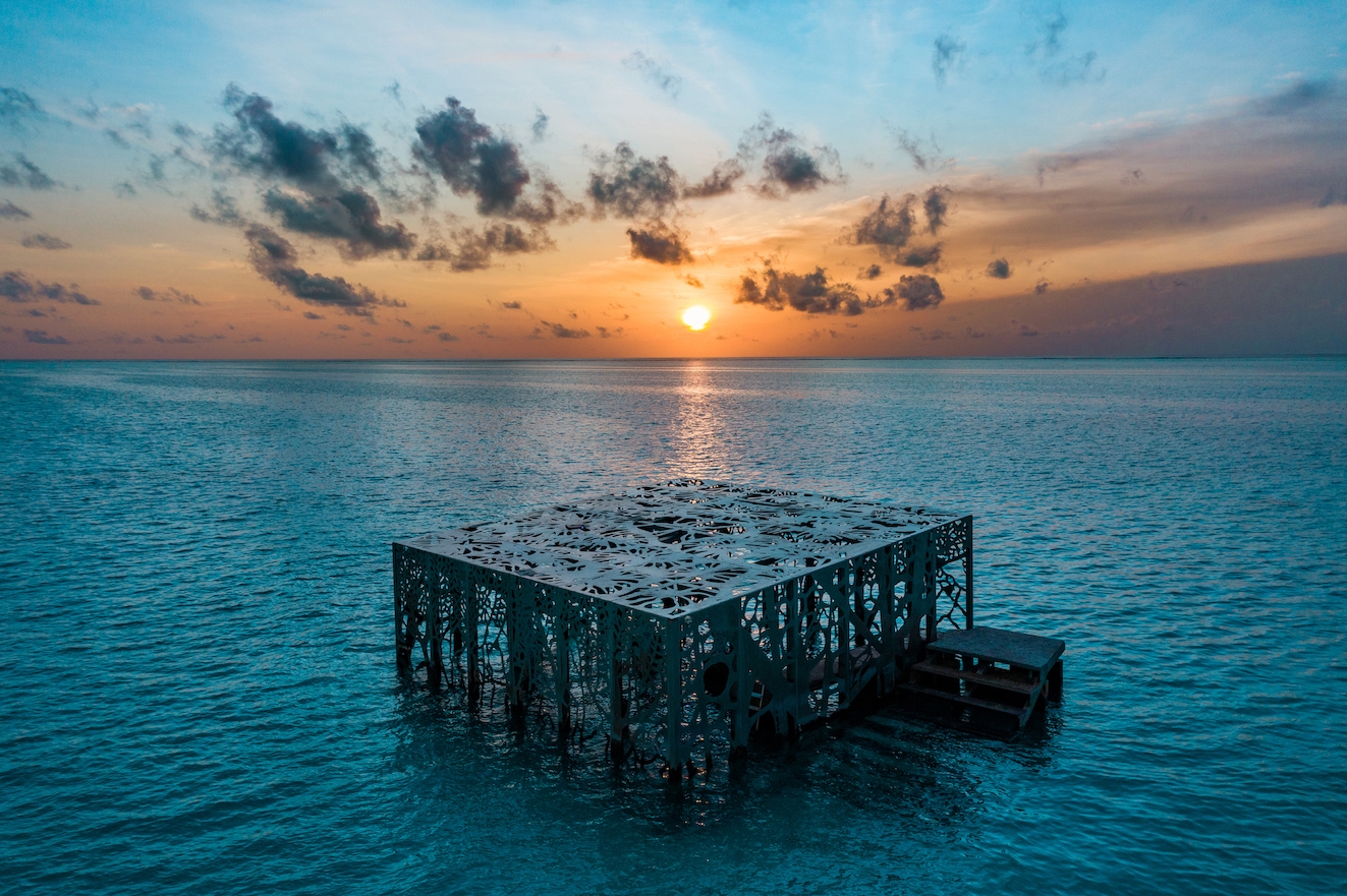 Sunset at Fairmont Maldives, Sirru Fen Fushi