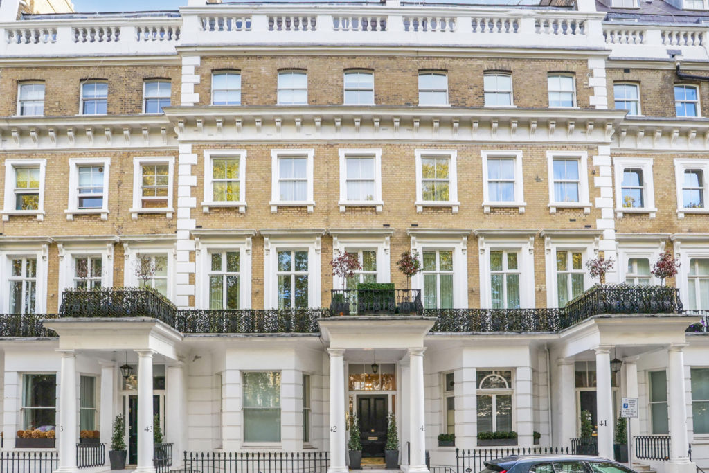 Terraced houses with white columns
