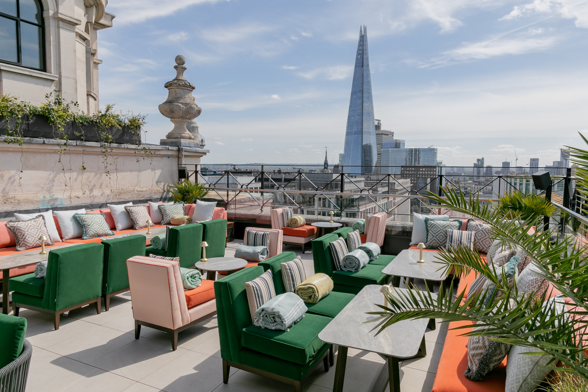 Rooftop restaurant with view of the Shard