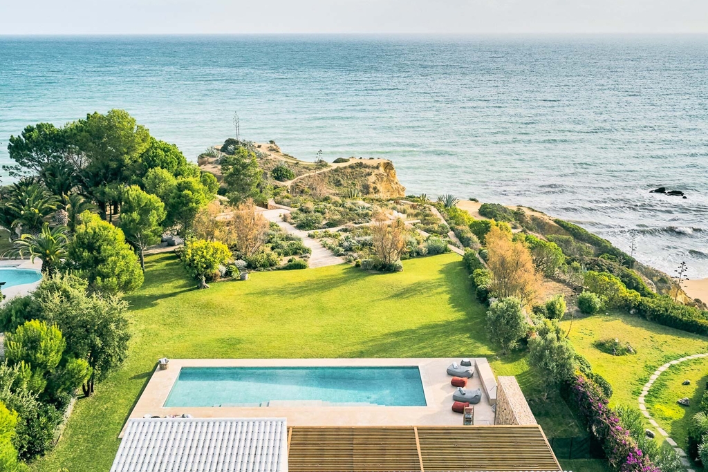 Ocean View Clifftop Villa in Portugal