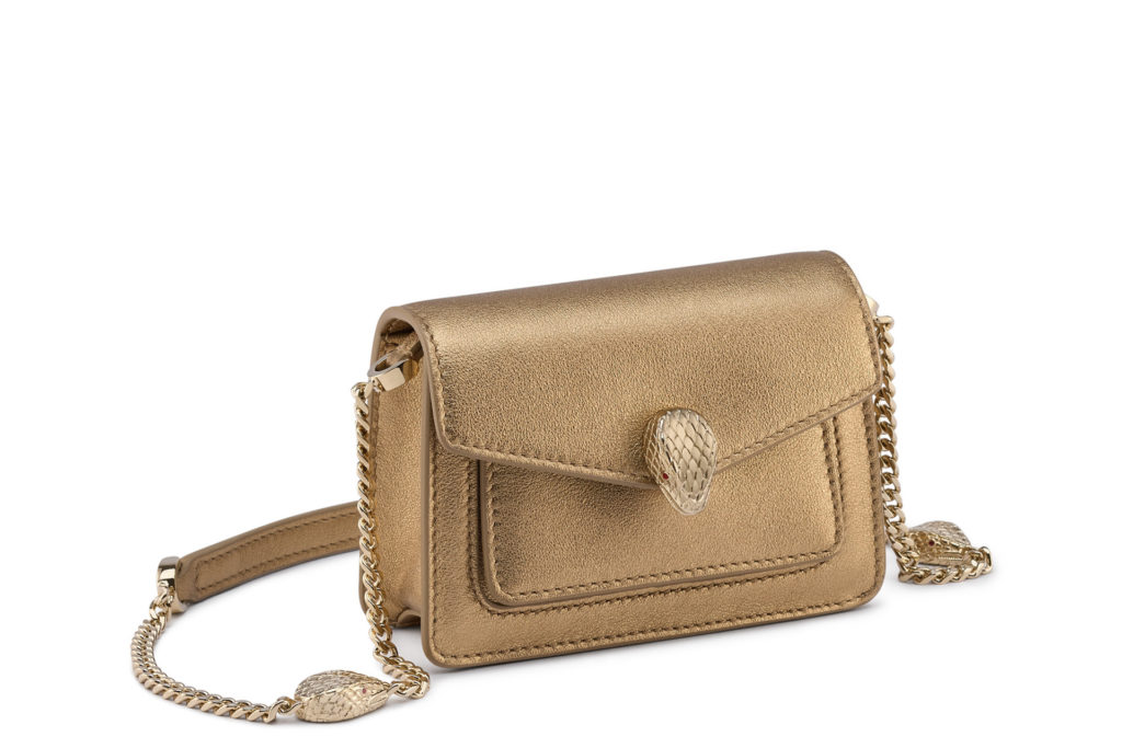 Small wallet-style bag in gold leather with gold chain and gold-plated snakehead closure