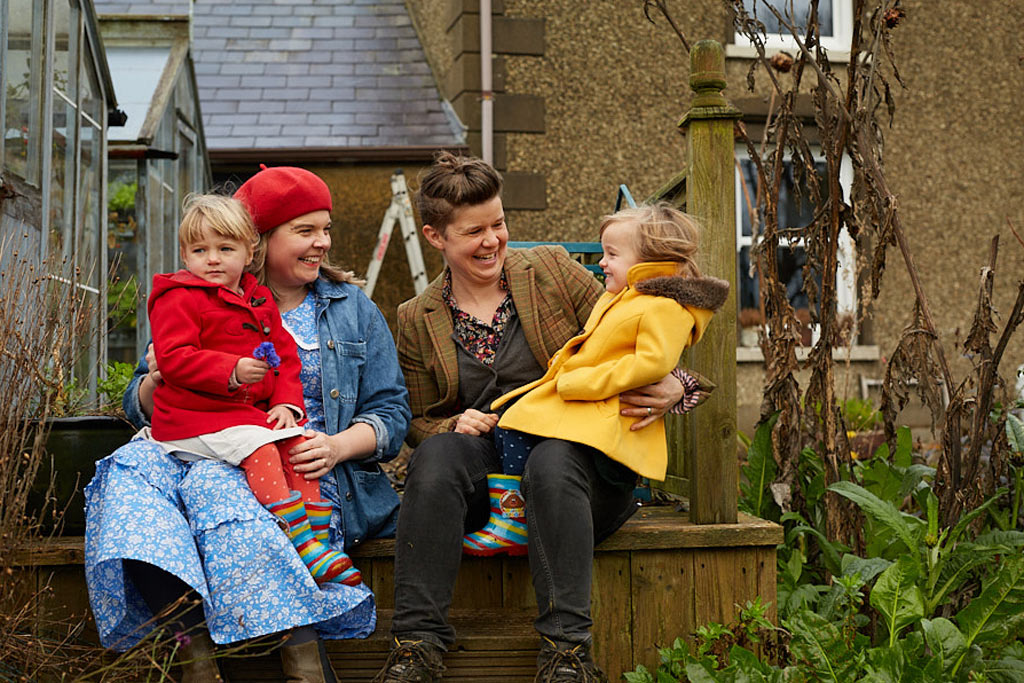 Jo Facer and Erin Bunting with their twin girls