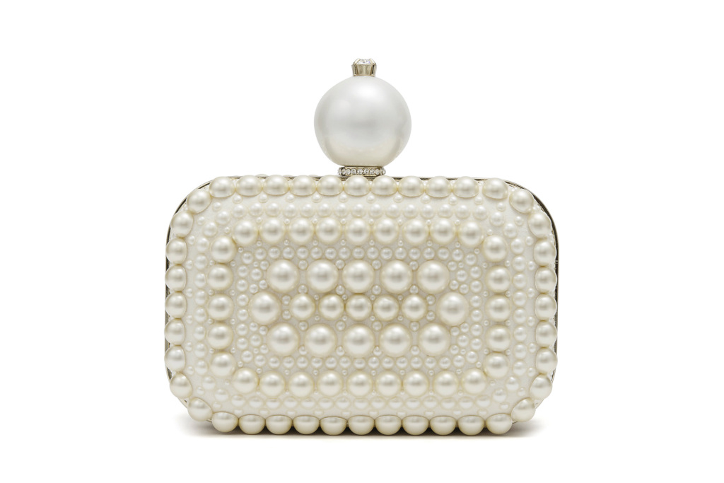 Pearl-covered clutch