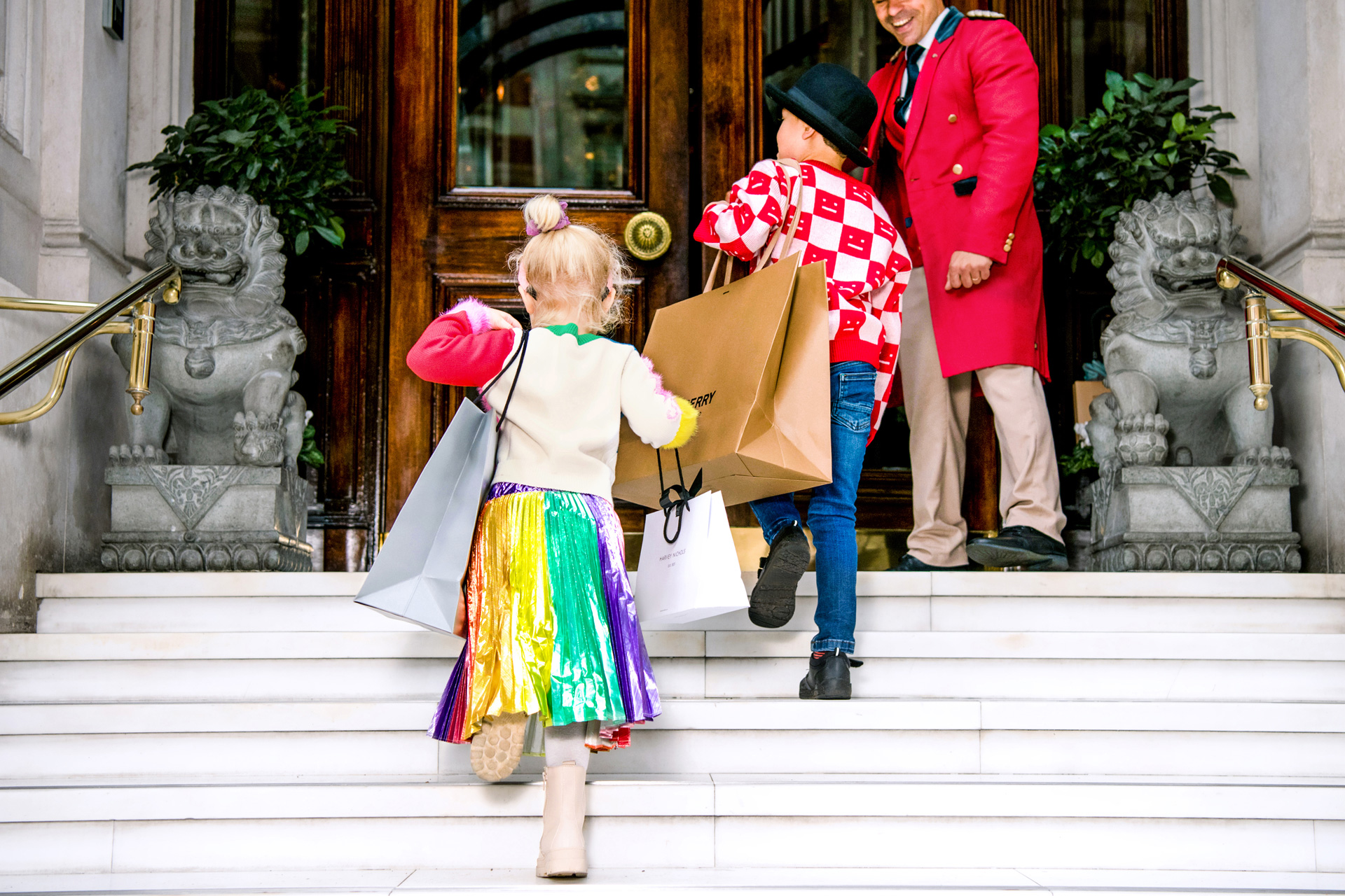 Children outside the Mandarin Oriental Hyde Park