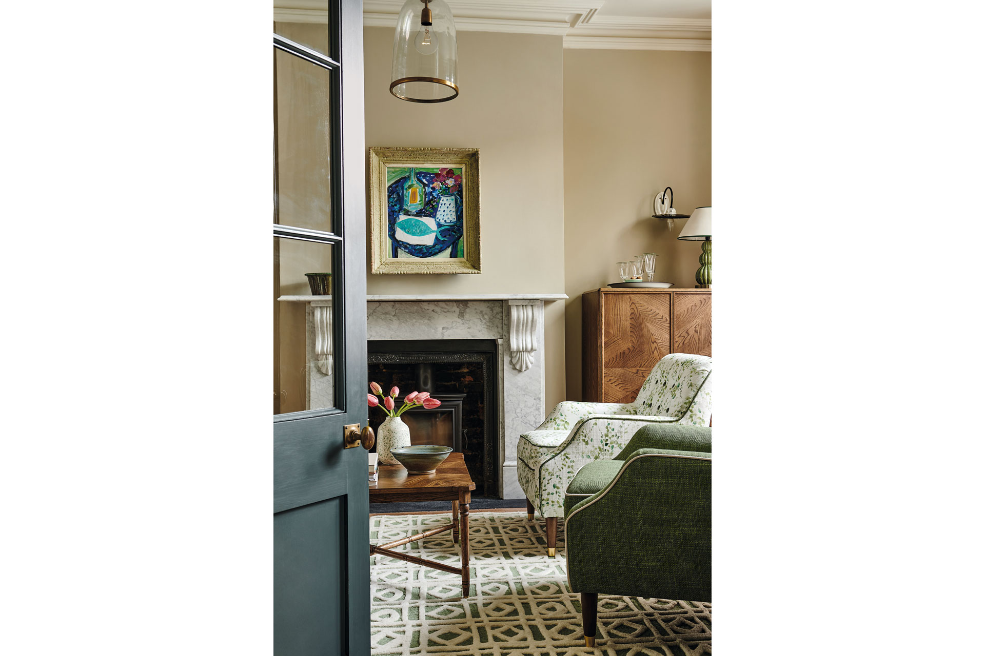 A living room with a fireplace