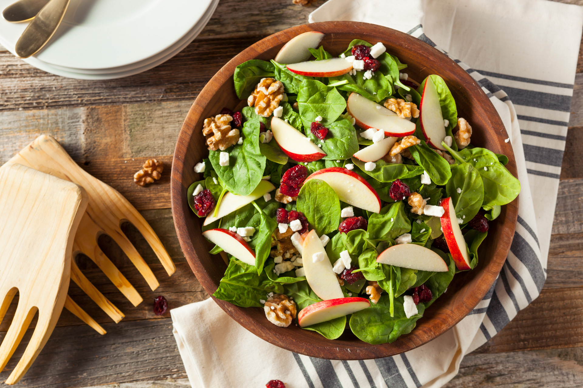 Walnut and apple salad